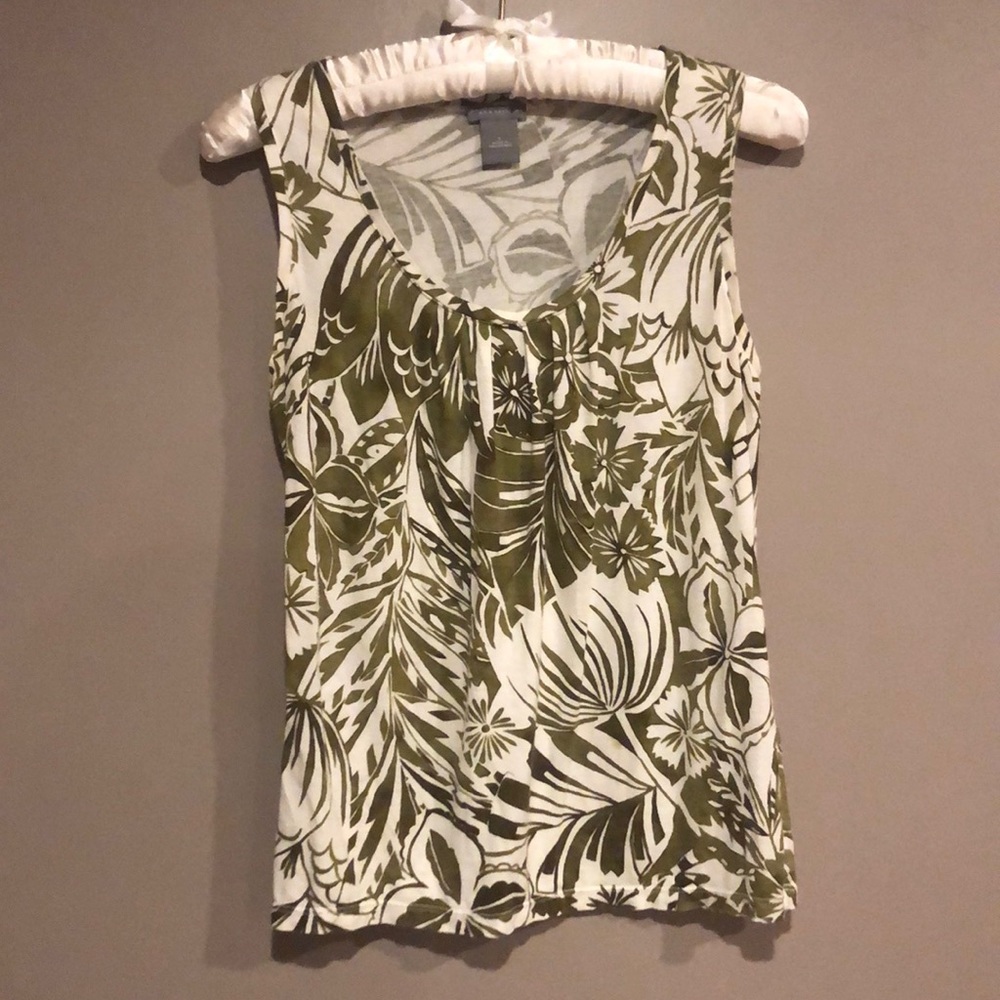 🎀 Ann Taylor sleeveless blouse